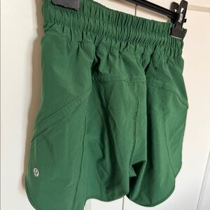 Lululemon Hottie Shorts 5”